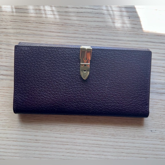 Gucci Long Bifold Wallet, Vintage Buckle Clasp - Picture 3 of 11